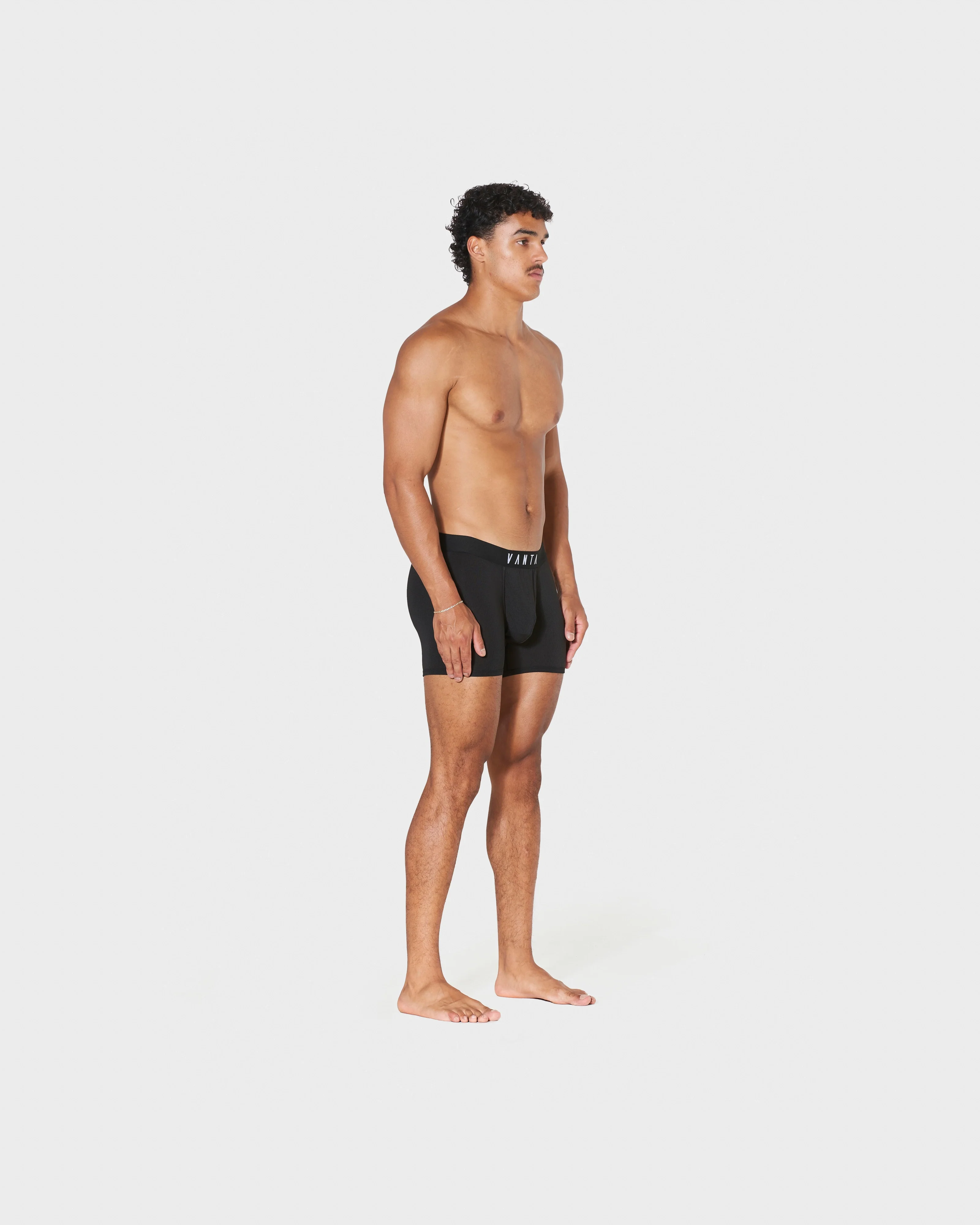 BLACK (SHORT) (BIG POUCH) - Image 4