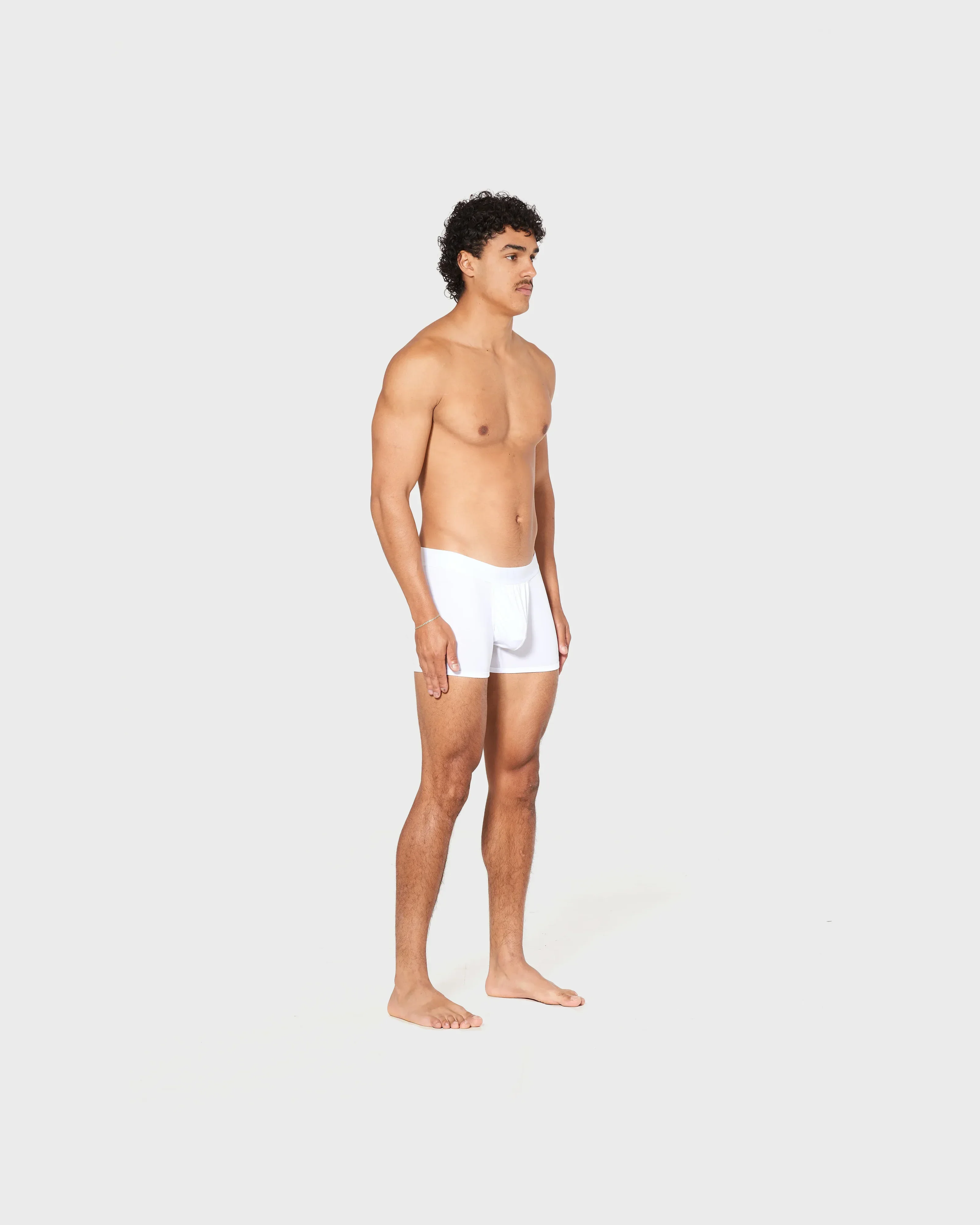 WHITE (SHORT) - Image 3